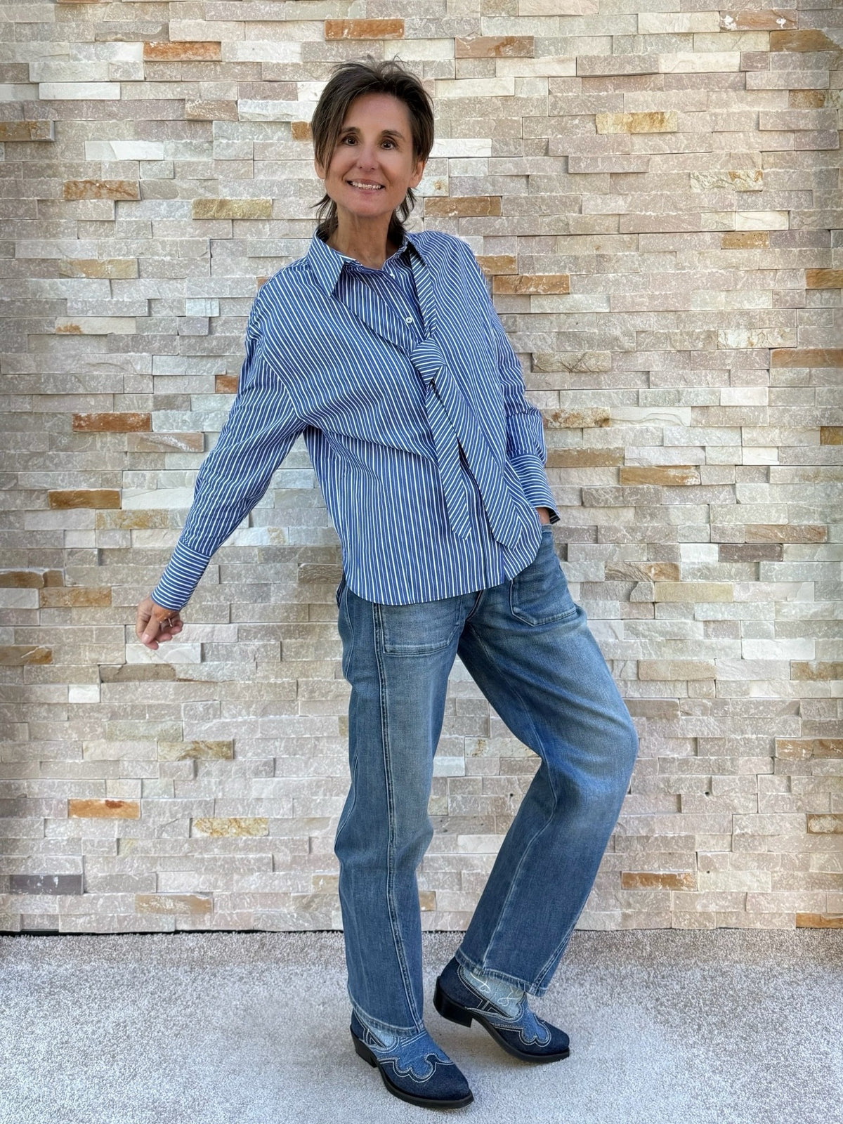 Streifen Bluse mit Krawatte in Blau