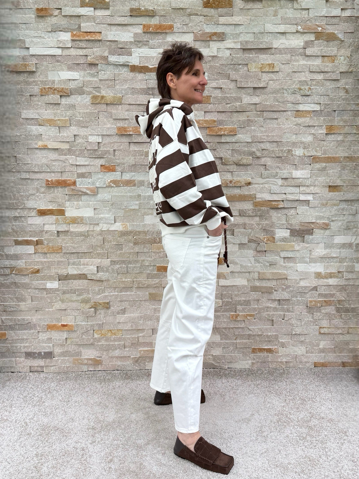 Hoodie with color block stripes in ecru - espresso