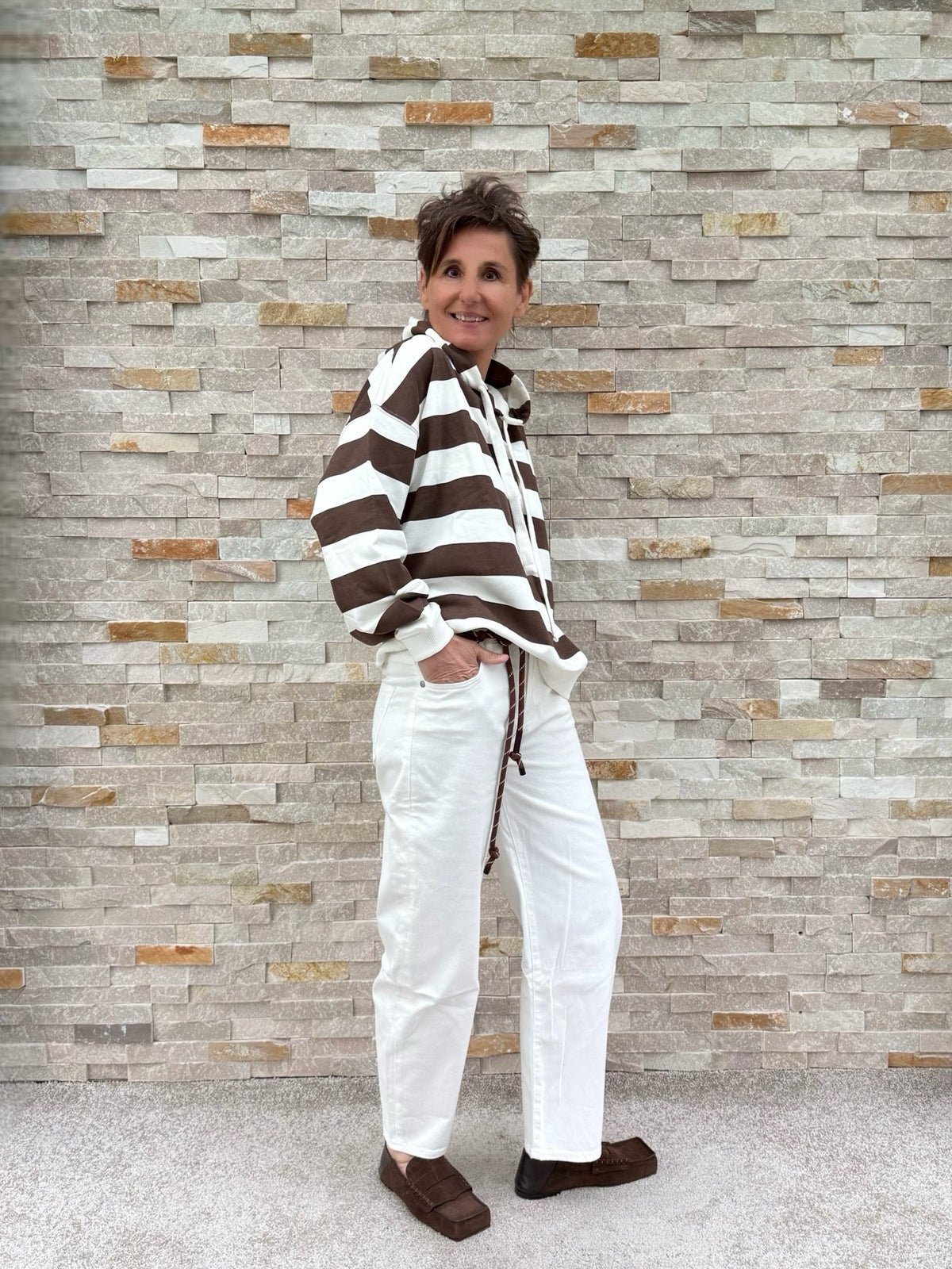 Hoodie with color block stripes in ecru - espresso