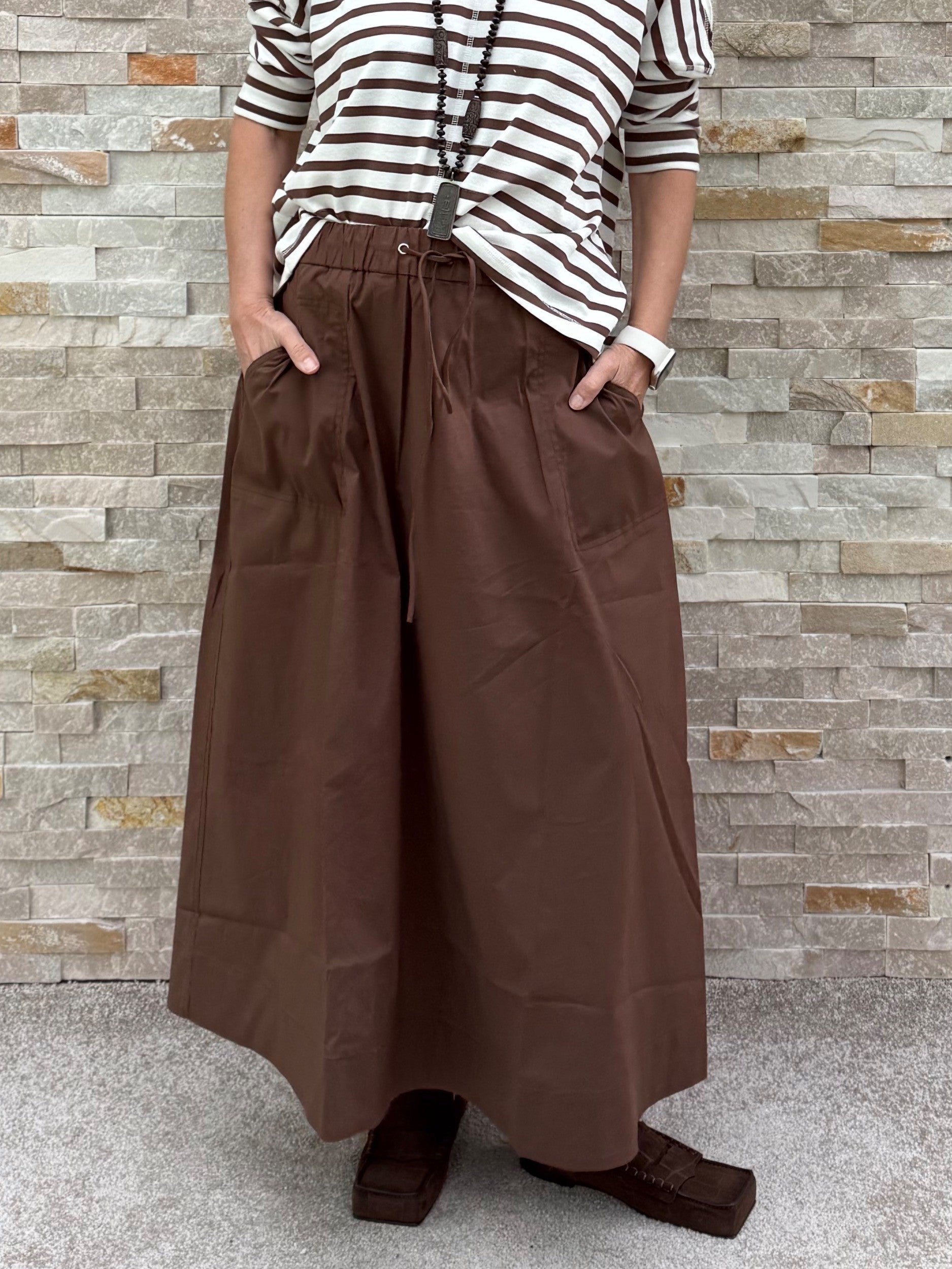 Popeline Midi Rock in einer A-Form Espresso