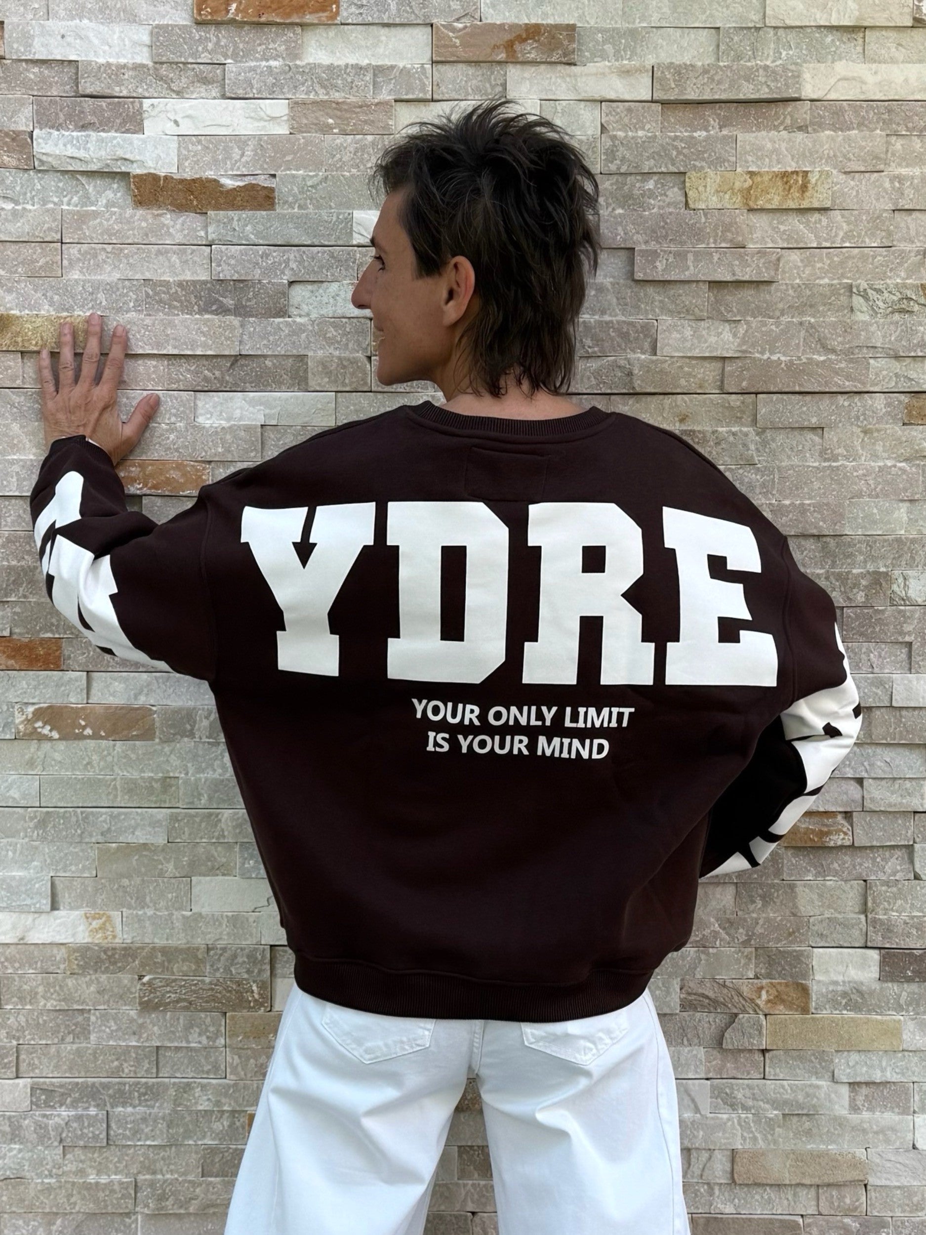 Oversized Sweatshirt LA Daydream in Dunkelbraun