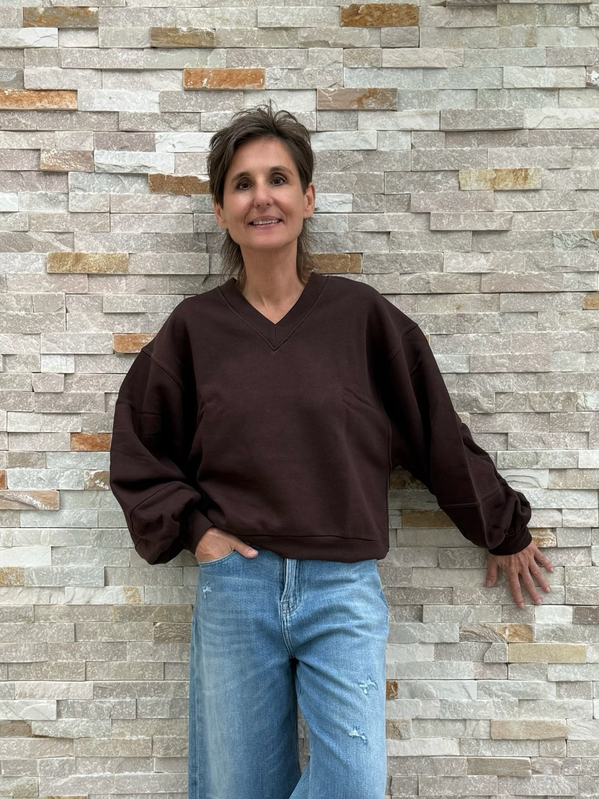 Cropped Sweatshirt mit Barrel Ärmel in Dunkelbraun