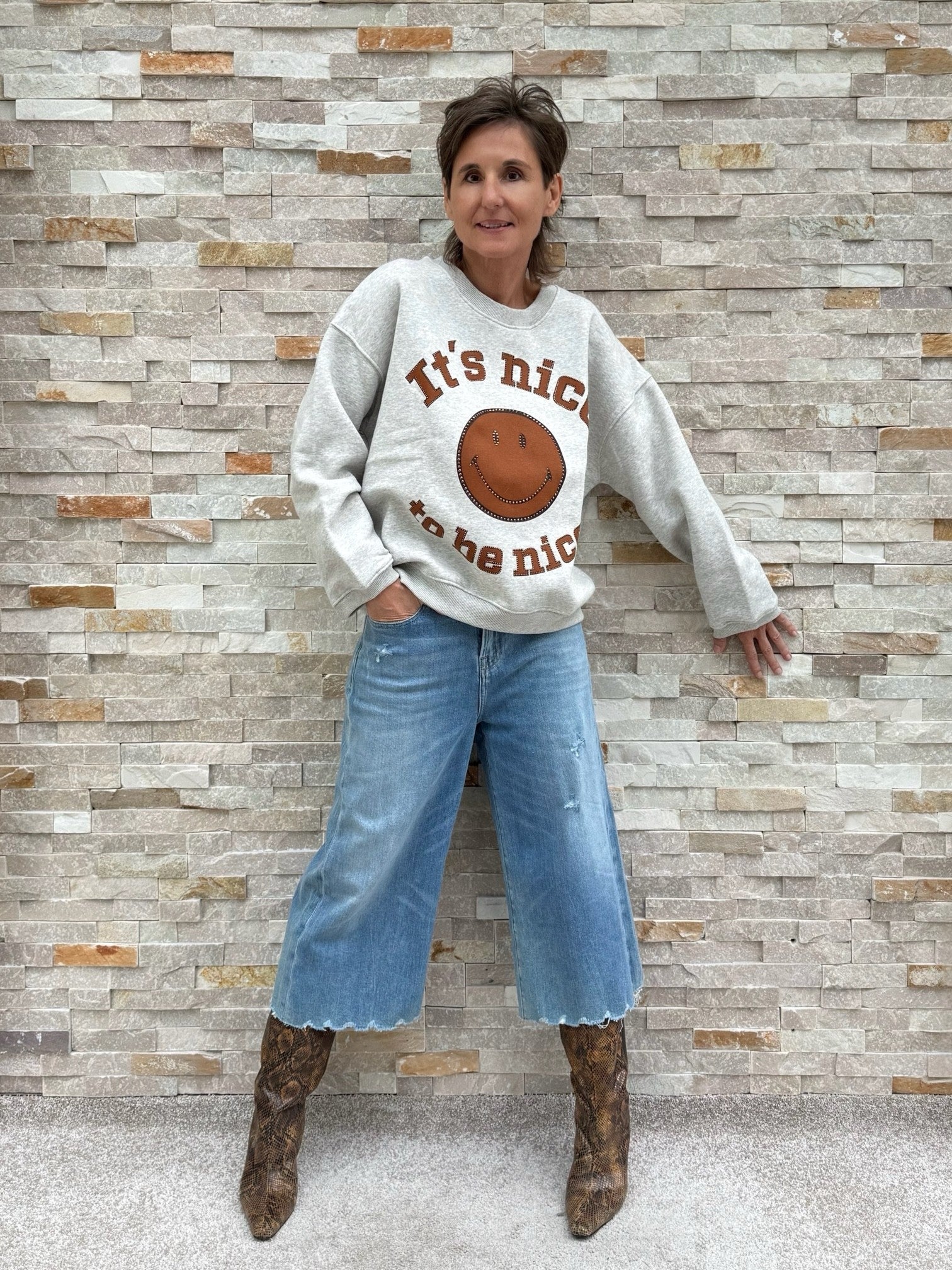 Sweatshirt IT'S NICE in Light Beige Melange