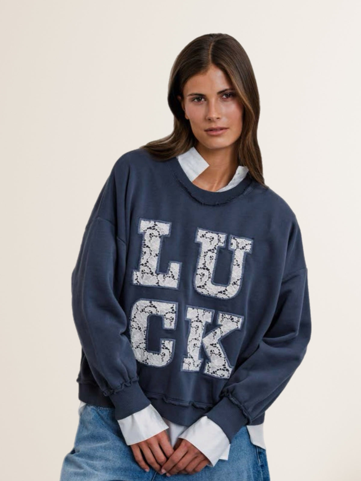 Sweatshirt LUCK mit Spitze-Applikation in vintage grey