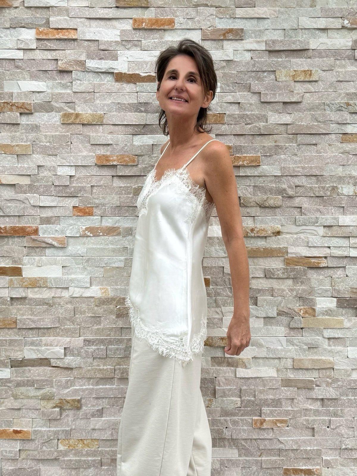 Asymmetrisches Spitzen Top in Creme