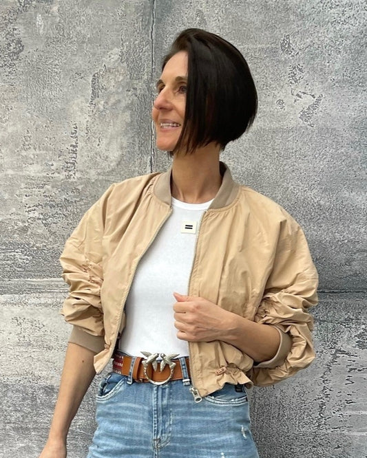 Kurzer Blouson mit gerafften Ärmeln Beige