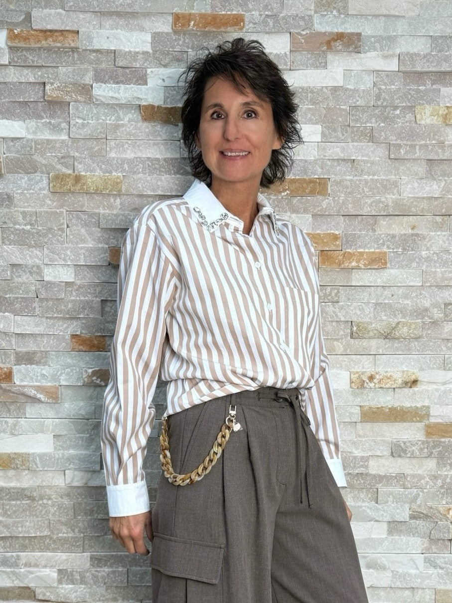 Streifenbluse mit Schmucksteinen am Kragen Weiß-Beige