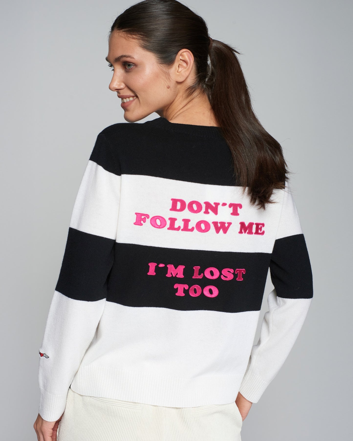 Statement Pullover LOST mit Schrift am Rücken Schwarz-Weiß