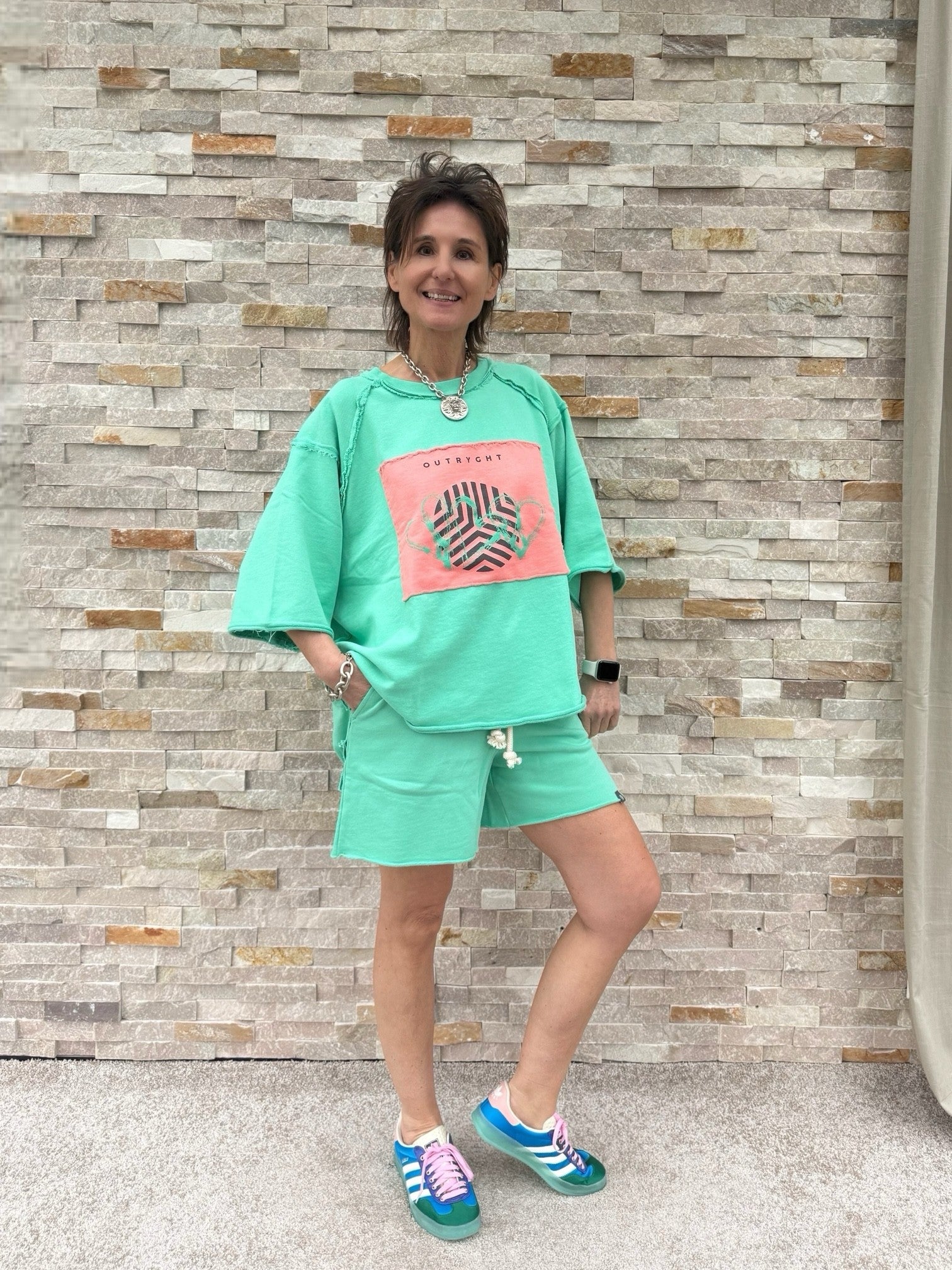 Oversized Sweatshirt LOO vorne kürzer in Spearmint