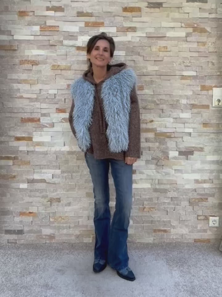 Load video: Curly faux lambskin vest BETH in light beige