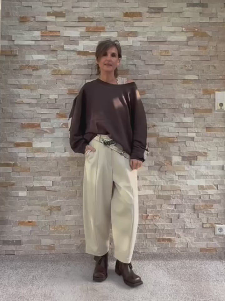 Video laden: Oversized Sweatshirt Sky Dreaming in Espresso