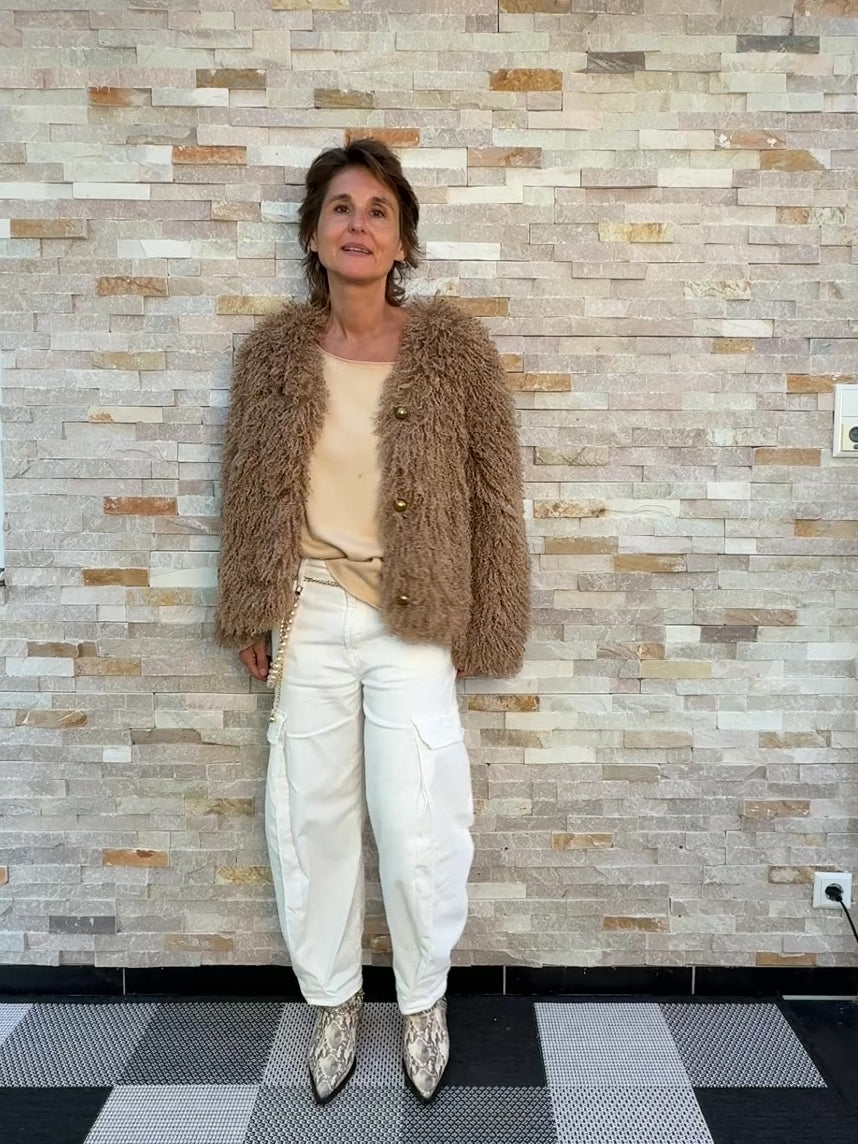 Video laden: Curly-Lammfellimitat Jacke TERRY in Nuts