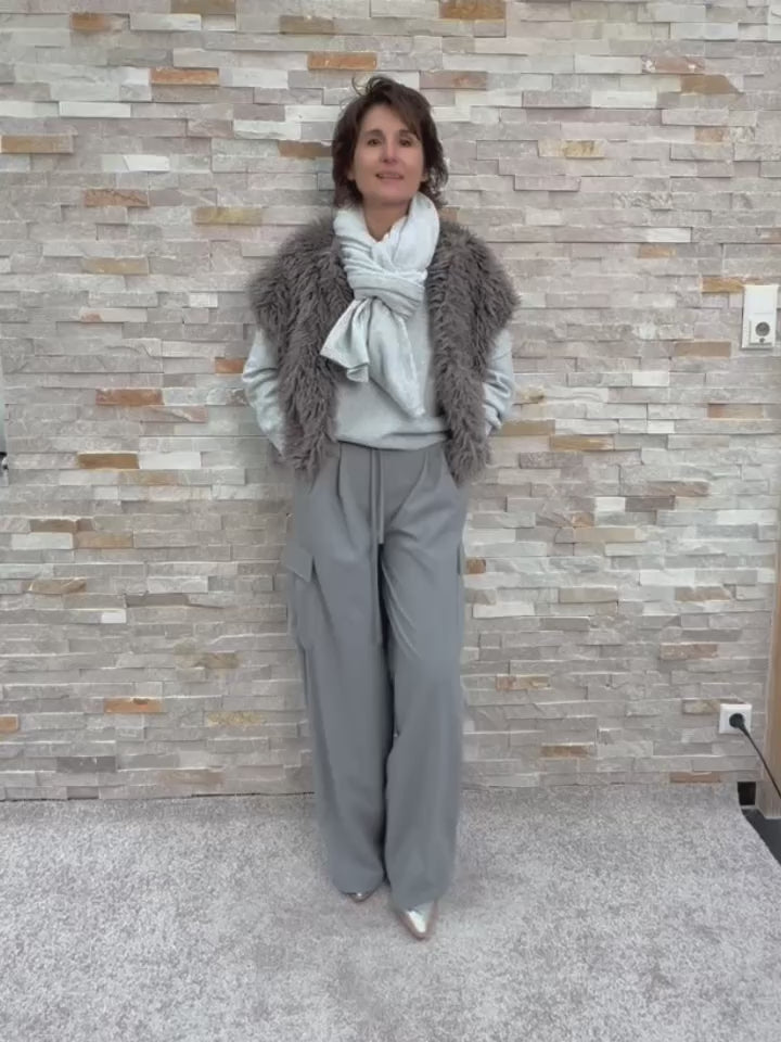 Video laden: Fell Weste aus Lammfell Imitat in Taupe