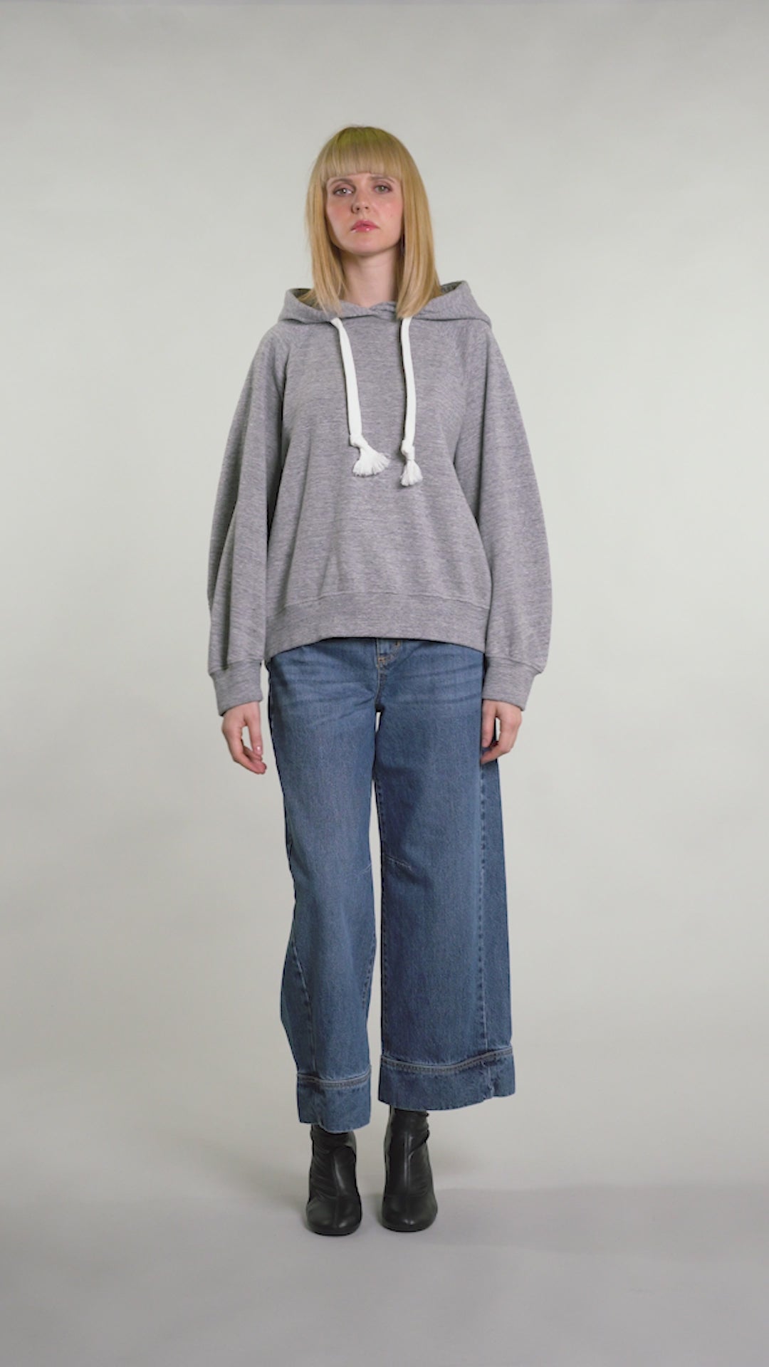 Load video: Hoodie with back zip grey melange