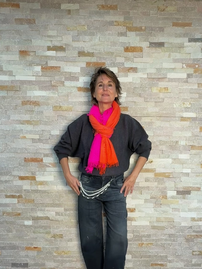 Load video: Cashmere scarf gradient pink with orange