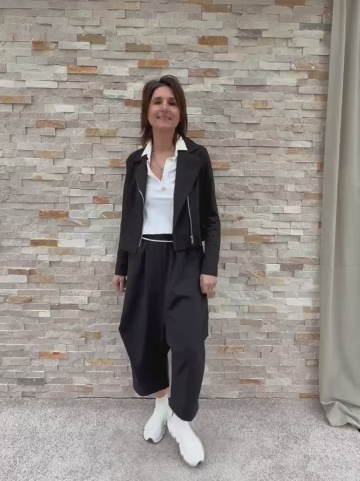 Video laden: Tiefschritt Hose O-Shape in verkürzter Form Schwarz