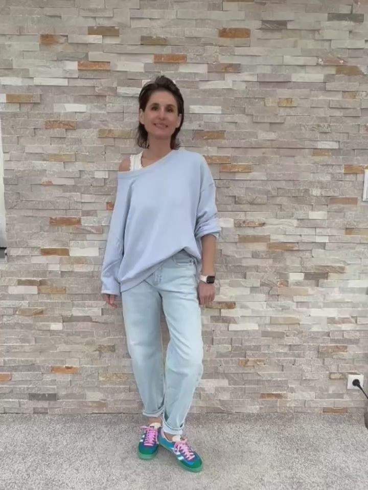 Video laden: Oversized Sweatshirt SKY_SQUARE in Hortensia