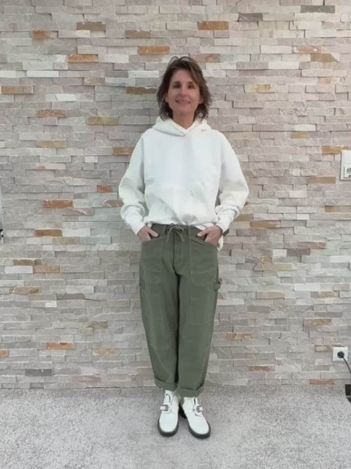 Video laden: Loose Fit Jeans MADIE WORK in Pesto