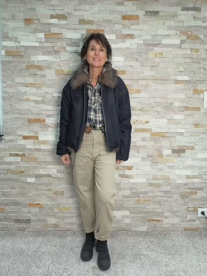 Video laden: Wende Blouson Denim mit Kunstpelz in Dunkelblau