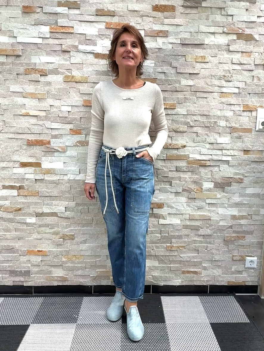 Video laden: Jeans UNION mit aufgesetzten Taschen Mittelblau