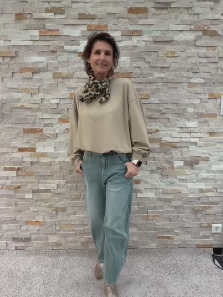 Video laden: Jeans YOANA O-Shape Sky Grey Blue