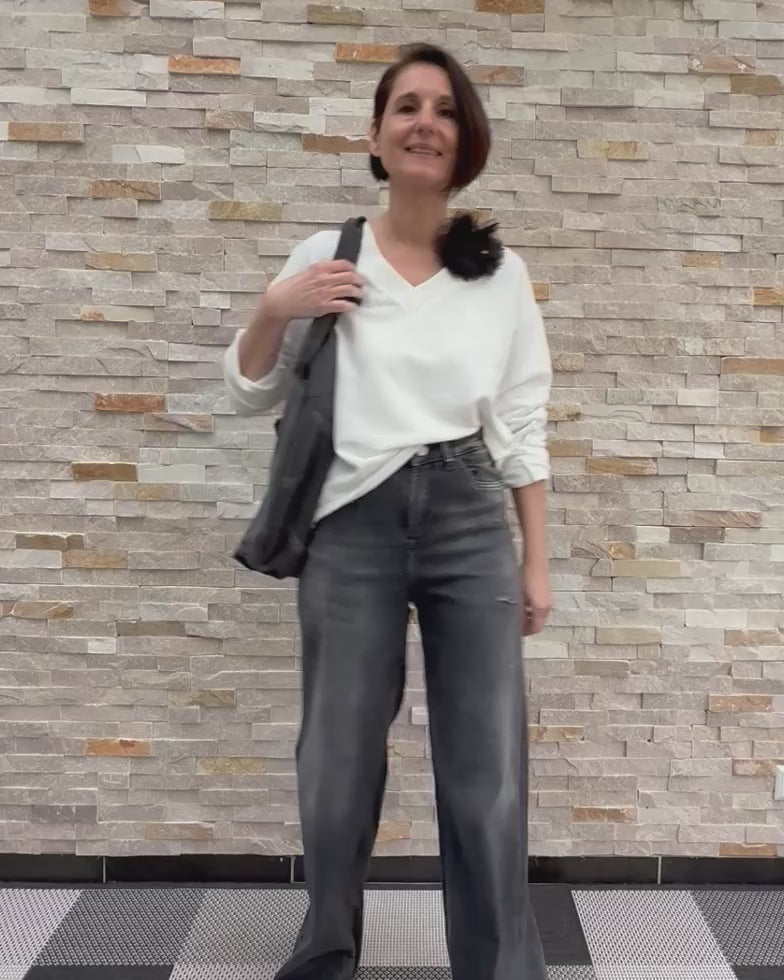 Video laden: Hobo Bag MILDRED mit ER Logo Demin Black