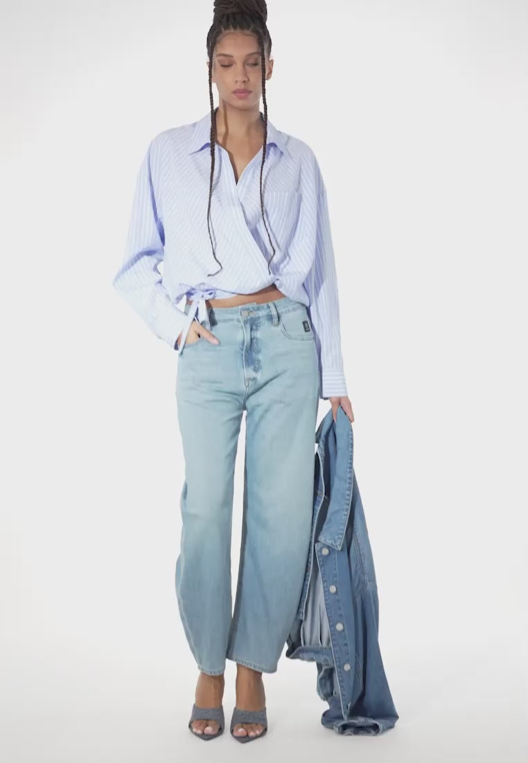 Video laden: Jeans YOANA O-Shape in Spanish Blue