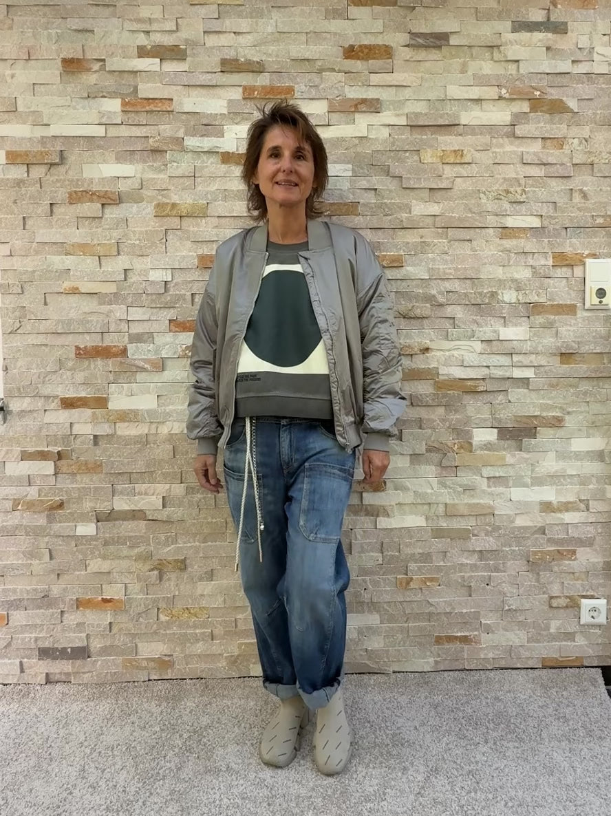 Load video: Blouson / bomber jacket in silver grey