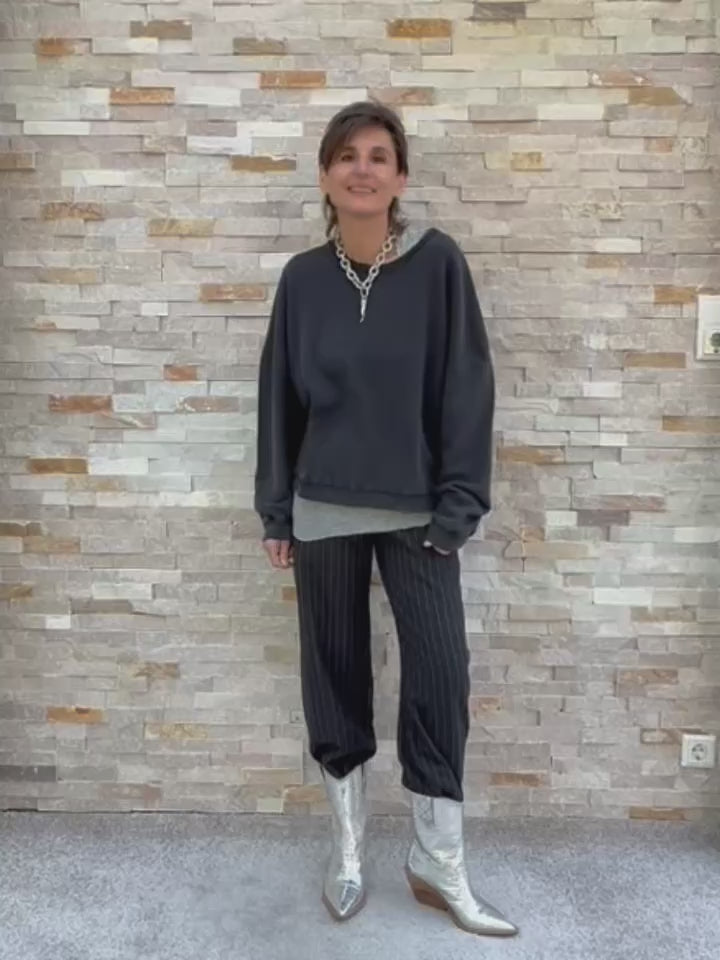 Video laden: Sweatshirt ELLA VINTAGE in Black washed