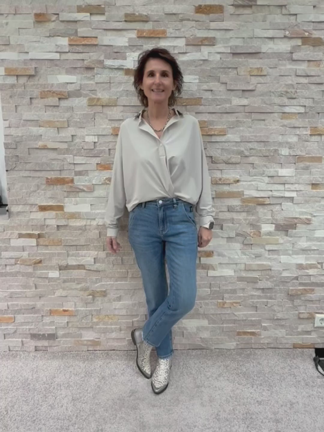 Video laden: Chino Jeans JACKY in Maya Blue