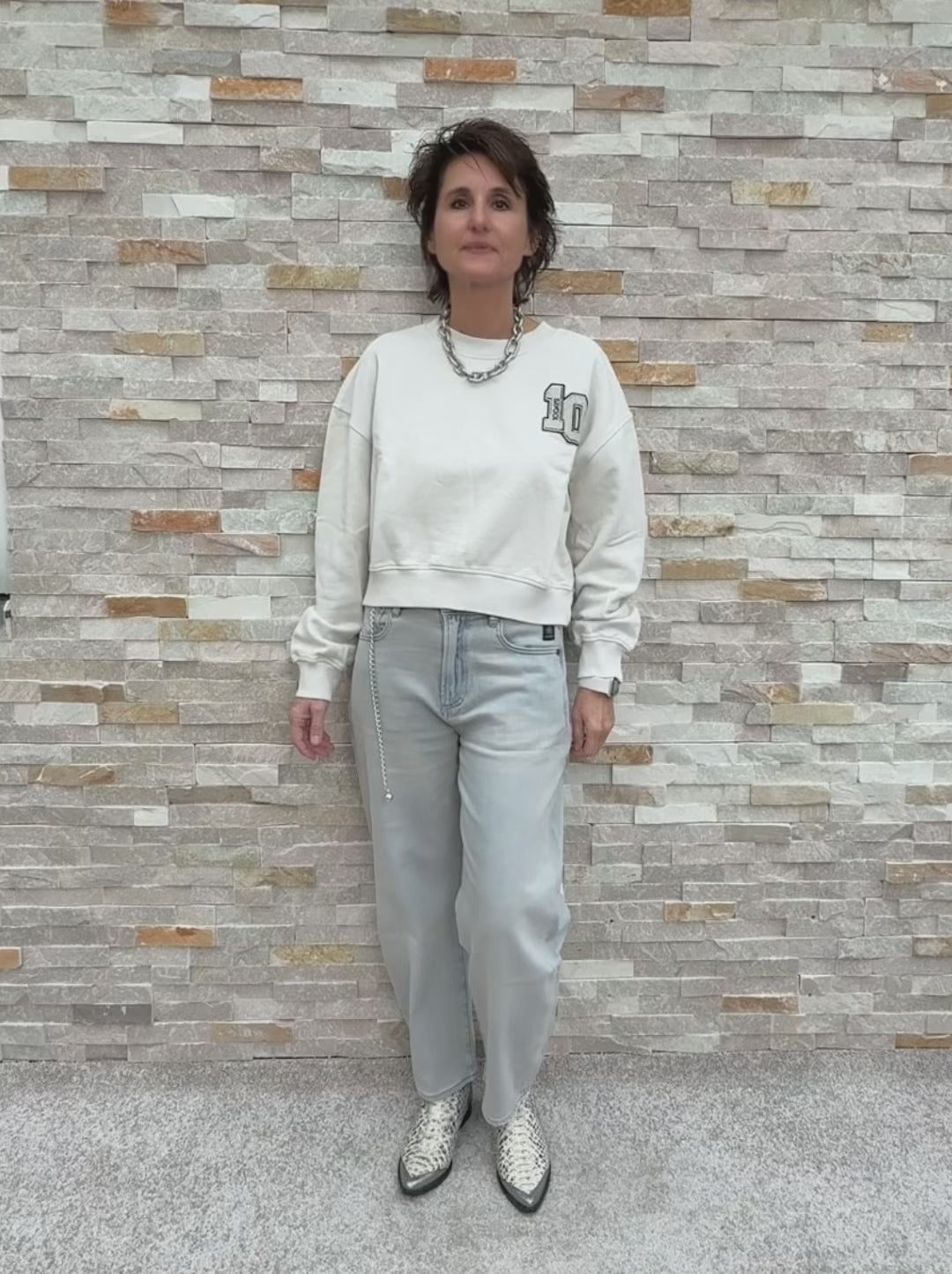 Video laden: O-Shape Jeans YOANA in Sunrice Blue