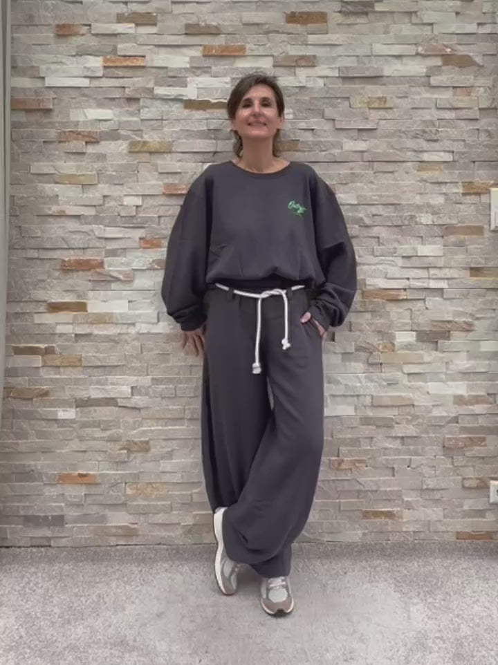 Video laden: Barrel Jogg Pants OUSUGAR in charcoal
