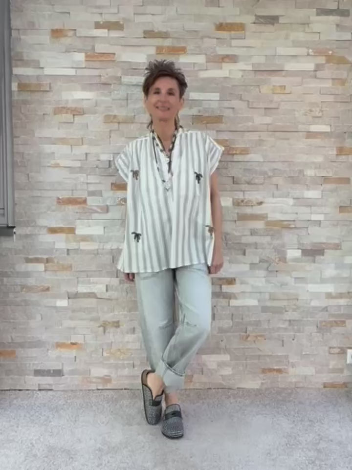 Video laden: Streifen Tunika ohne Ärmel mit Perlen-Palmen Ecru-Schwarz